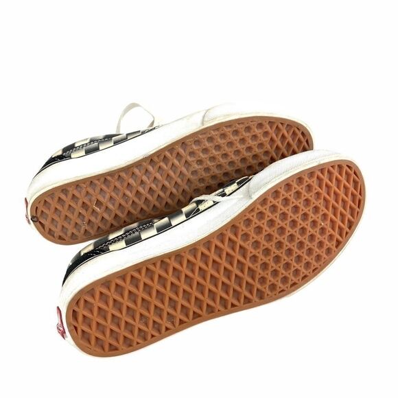 Vans Lace Up Checkered Shoes - Picture 2 of 5
